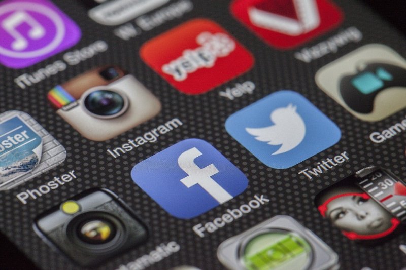 Penggunaan Media Sosial Orang Indonesia Tinggi, Berpotensi Konflik