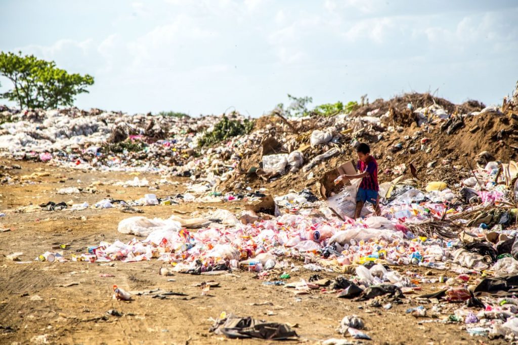 Sampah Menjadi Persoalan Lingkungan di Indonesia